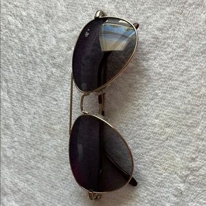 Stylish Silver Aviator Sunglasses
